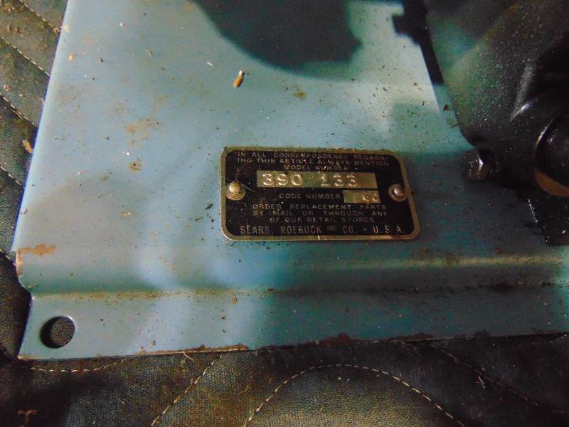 lot 31 image: Gas Powered Water Pump Briggs Motor