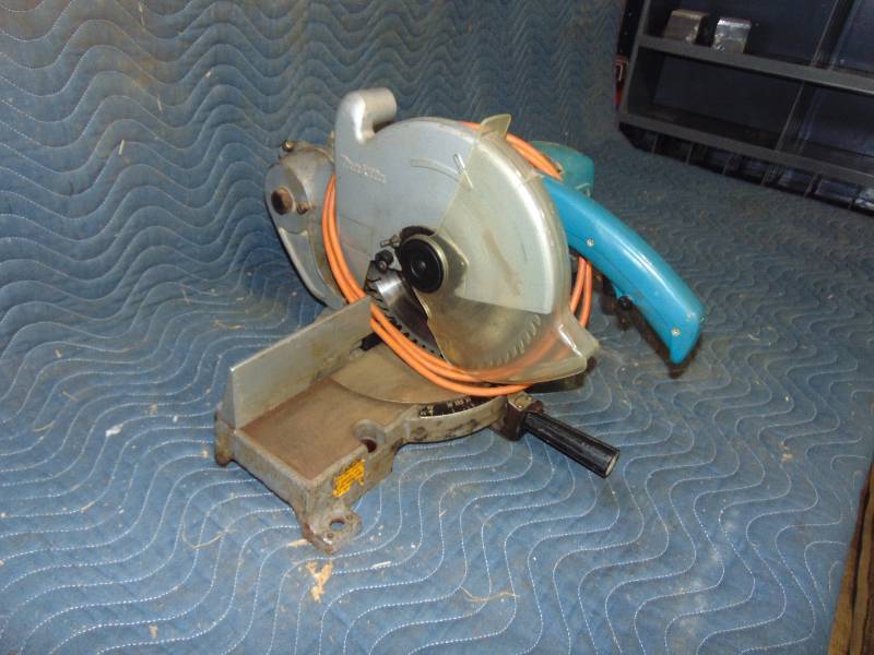 lot 36 image: Makita Miter Box