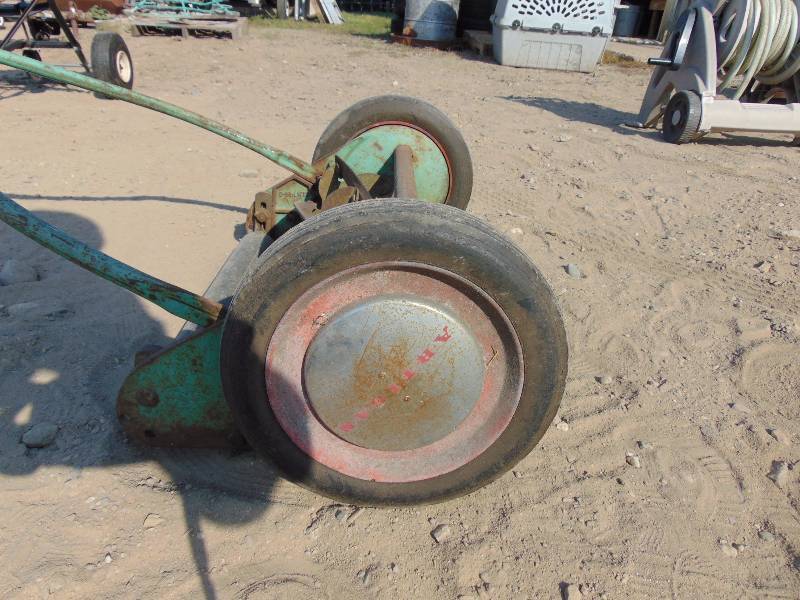 lot 66 image: Reel Type Lawn Mower