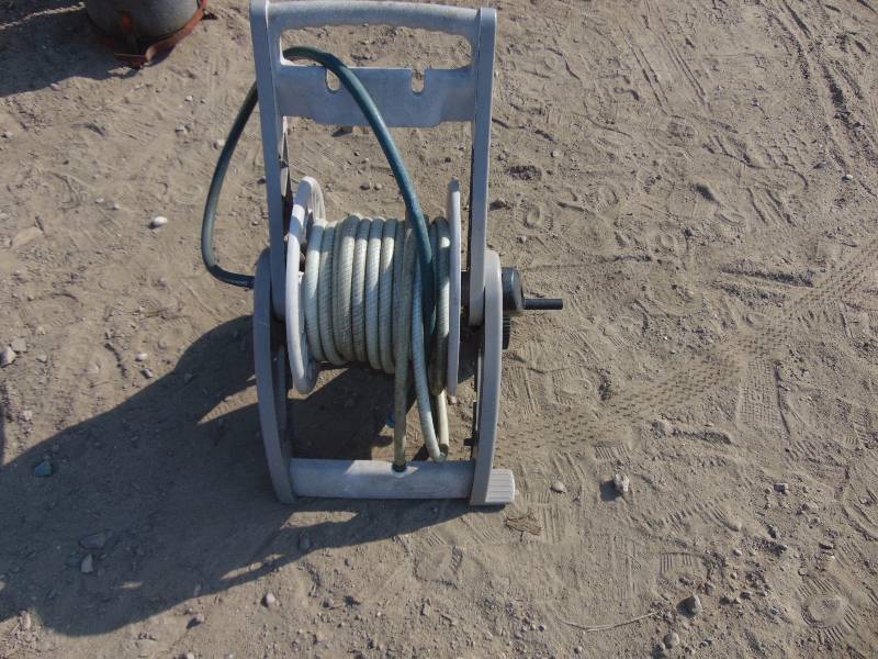 lot 68 image: Hose Reel With Garden Hose
