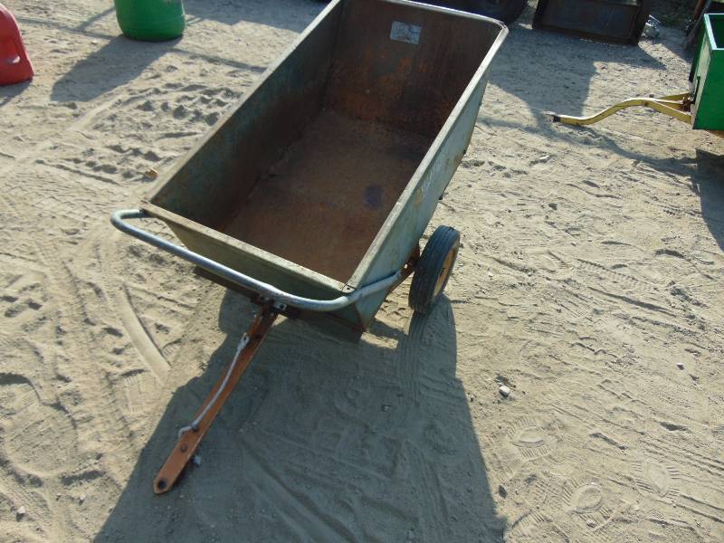lot 70 image: Lawn Trailer