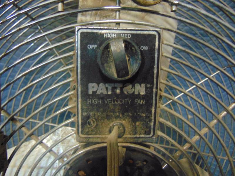 lot 89 image: Floor Fan