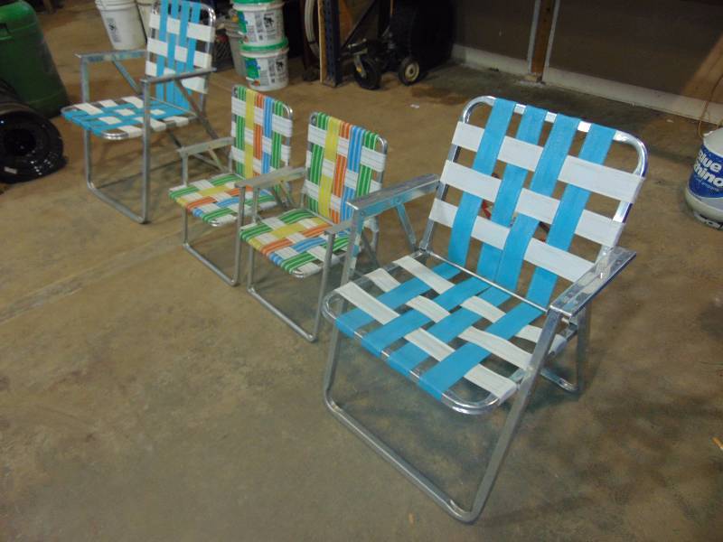 lot 92 image: (4) Lawn Chairs