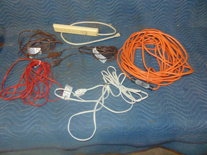 lot 104 image: Misc Lot of Extension Cords