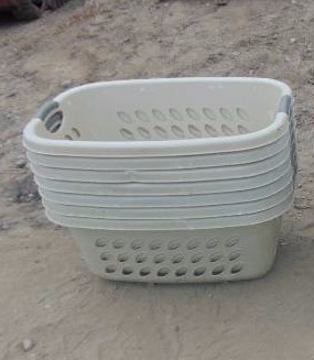 lot 107 image: (7) Laundry Baskets