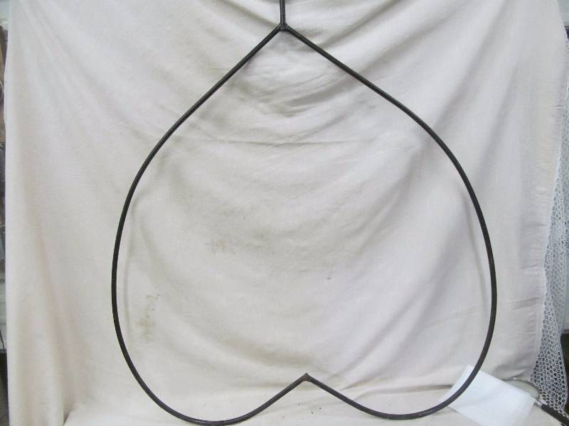 lot 25 image: lawn dcor