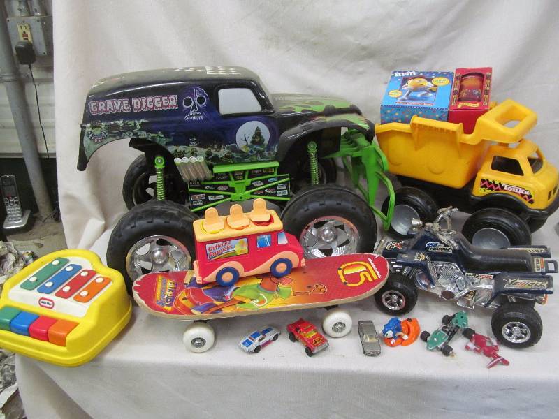 lot 34 image: toys
