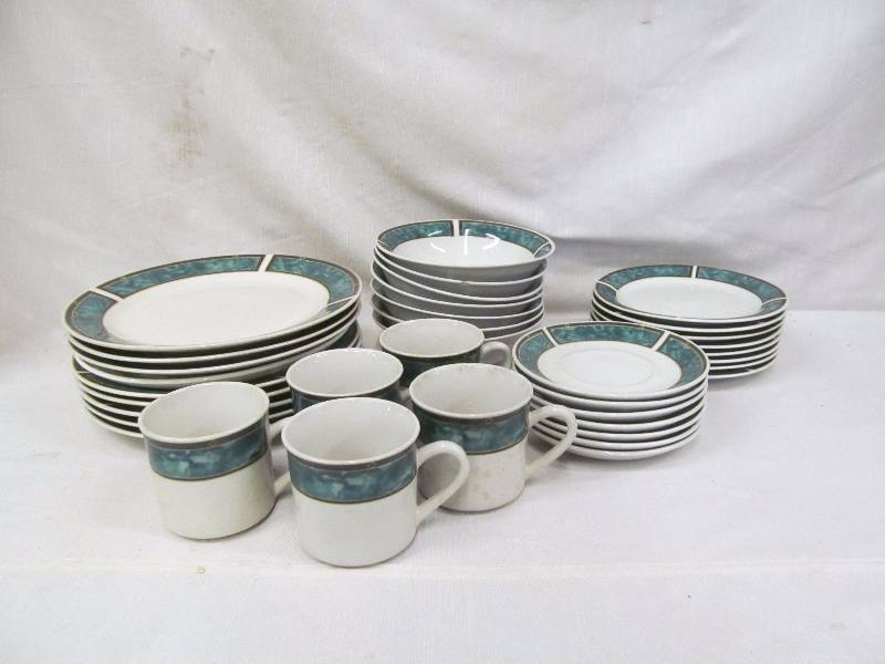 lot 35 image: Gibson  Tableware