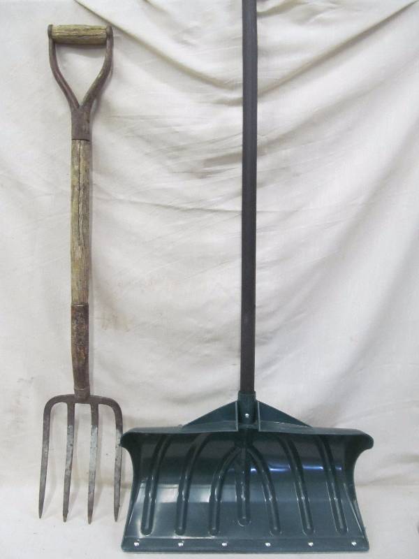 lot 42 image: potato fork, snow shovel