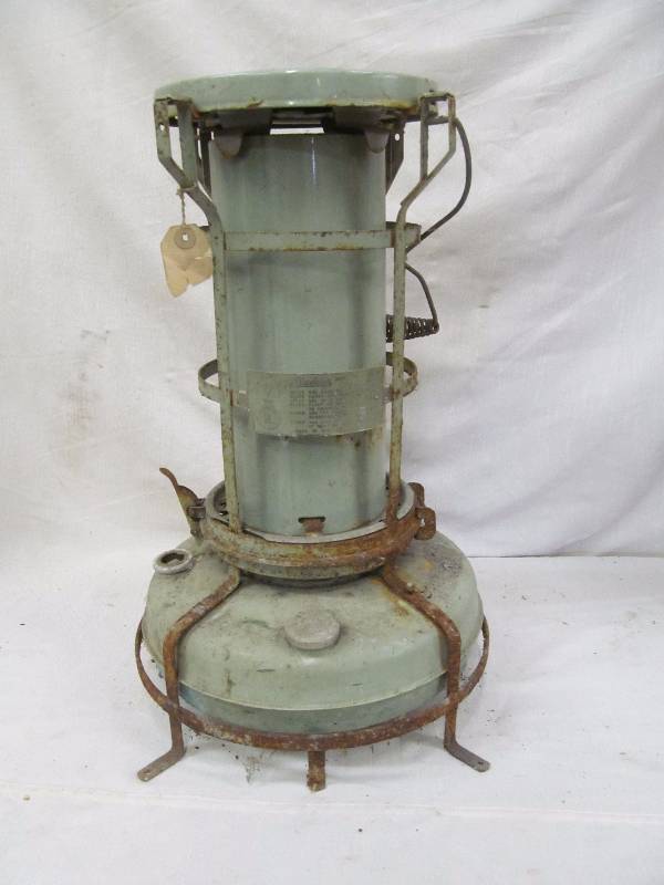 lot 53 image: Aladdin heater