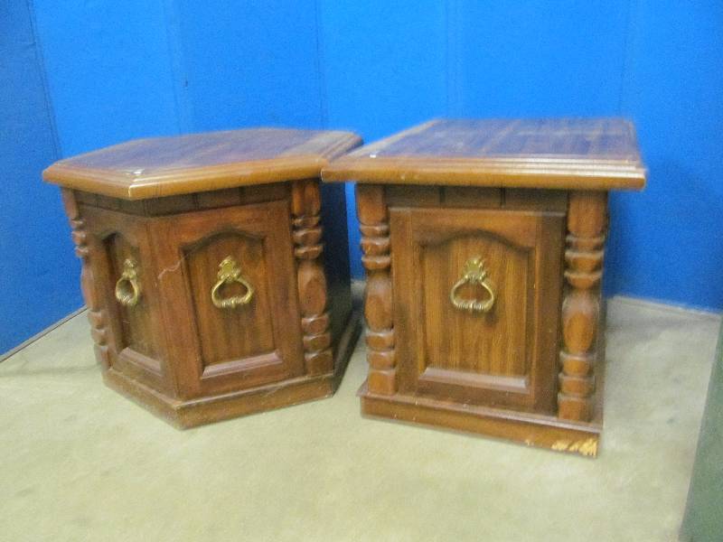 lot 67 image: end tables