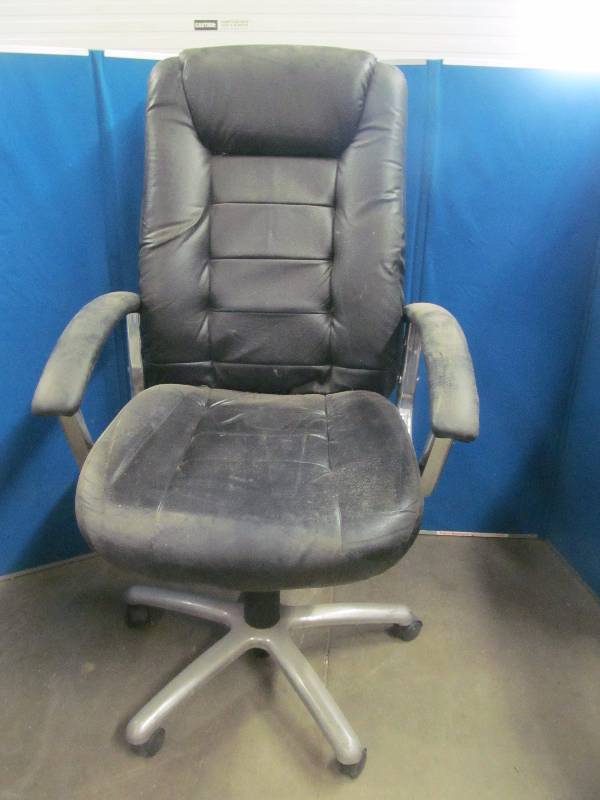 lot 81 image: office chair