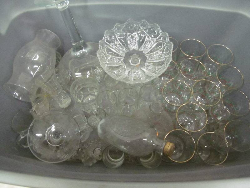 lot 141 image: glassware