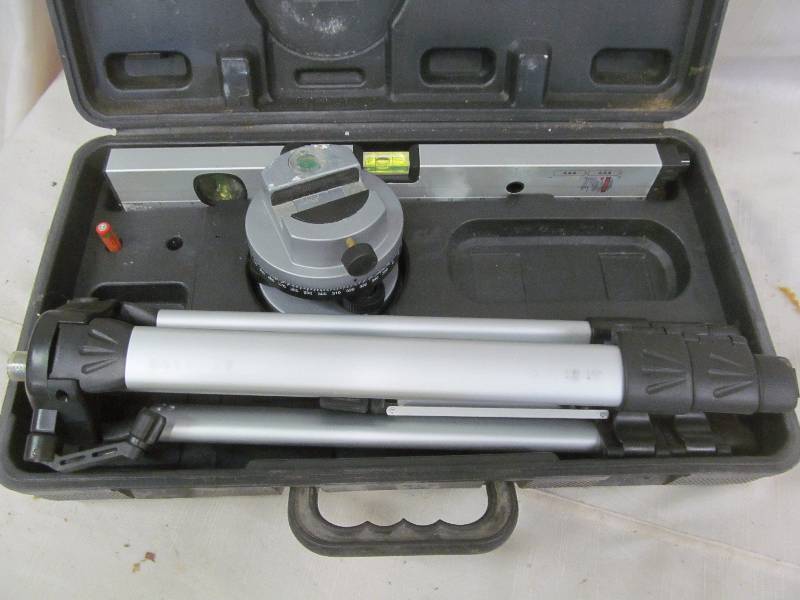 lot 145 image: Bushnell Lazer level