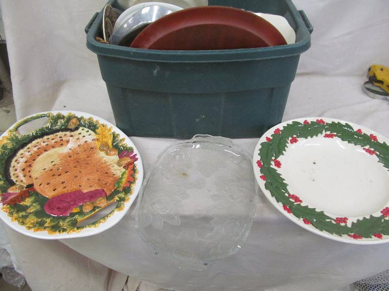 lot 175 image: collector plates, dishes