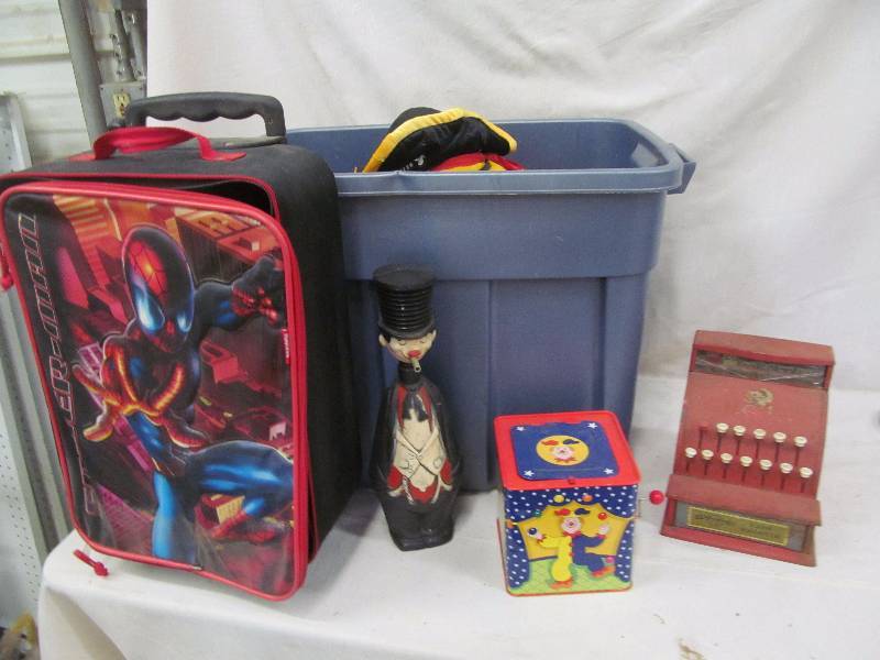lot 185 image: vintage toys