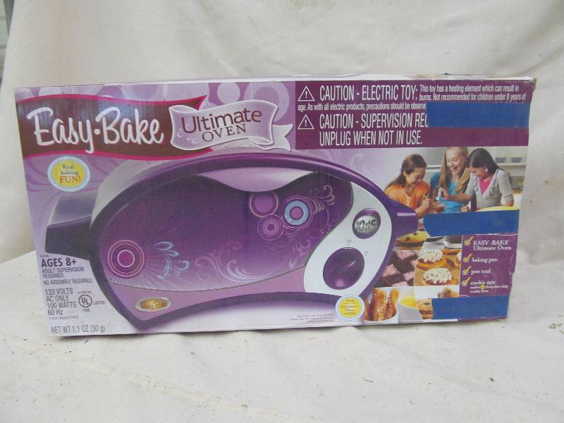 lot 202 image: Easy bake oven