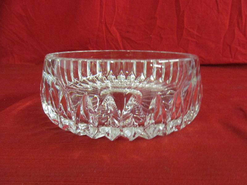 lot 212 image: lead crystal bowl
