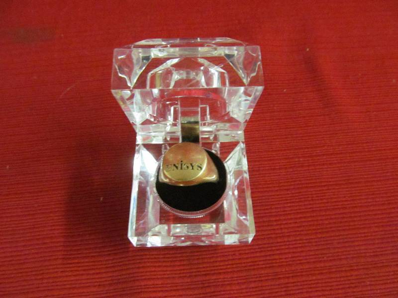 lot 223 image: mens gold band ring