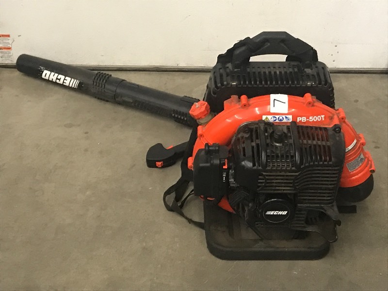 lot 7 image: Echo Backpack Blower