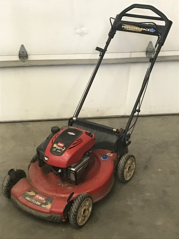 lot 5 image: Toro Recycler 21 Lawn Mower