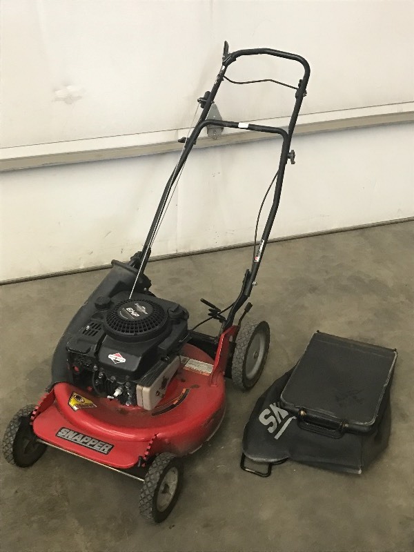 lot 6 image: Snapper 21 Lawn Mower