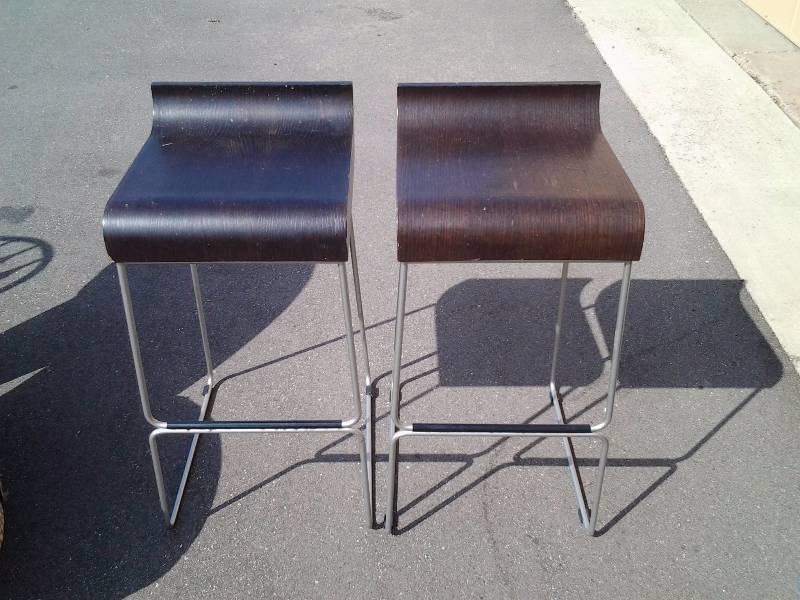 lot 7 image: 2 Modern 30 Inch Wood Seat Bar Stools (Calligaris Made In Italy)