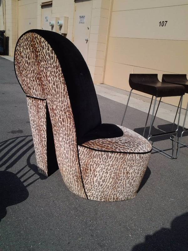 lot 8 image: Leopard Cheetah Girl Print 44 Inches, Hi-Heel Shoe Chair