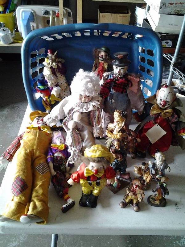 lot 23 image: Collection Of Clowns