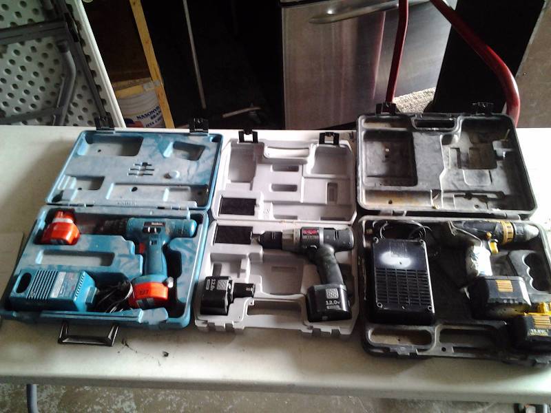 lot 36 image: 3-Cordless Drills With Batteries & Chargers