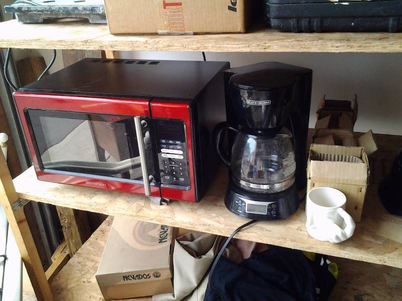 lot 45 image: Emerson Microwave, Black & Decker Coffee Maker, Coffee Mugs