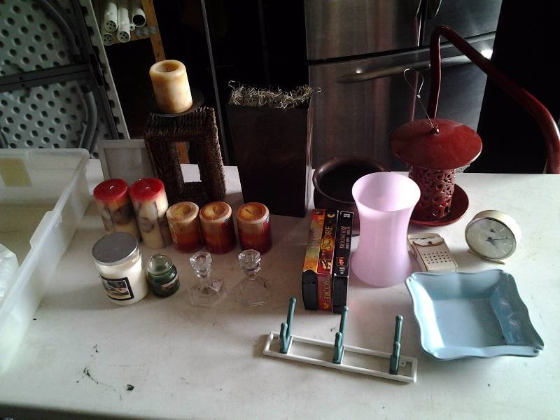lot 50 image: Box Of Candles & Household Decor