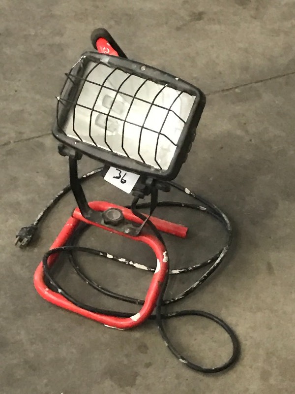 lot 36 image: 115Volt Halogen Work Light ...