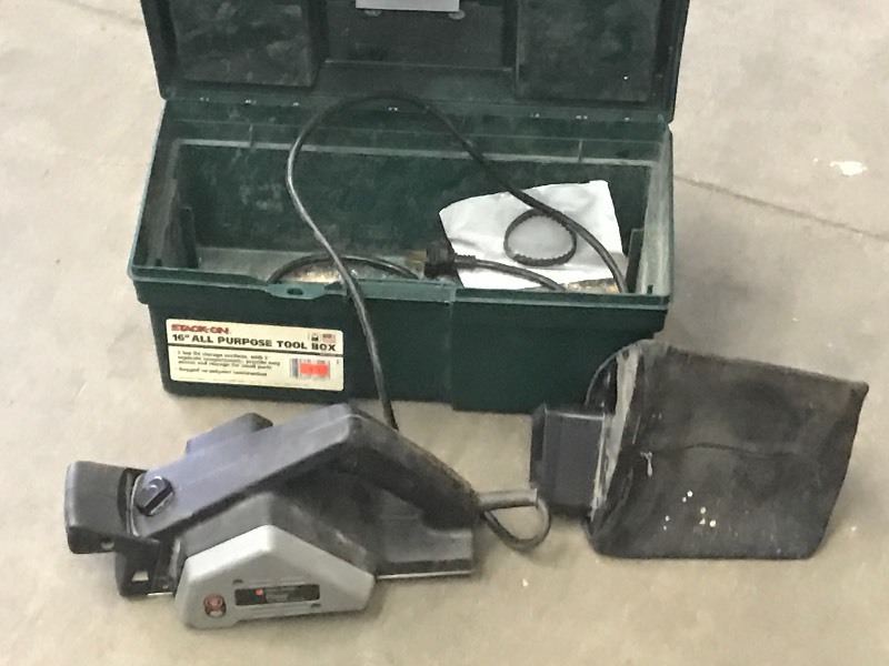 lot 38 image: Black & Decker 3.25 Electric Plane...