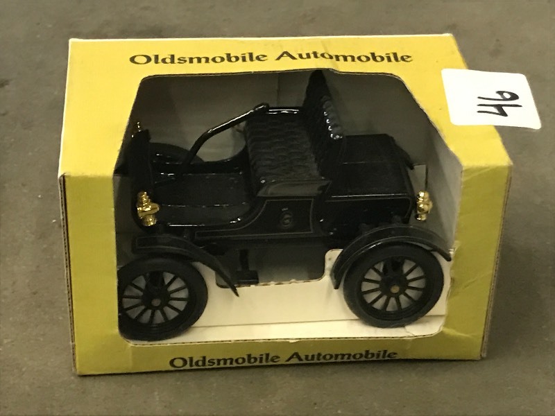 lot 46 image: Oldsmobile Automotive Diecast Car ...