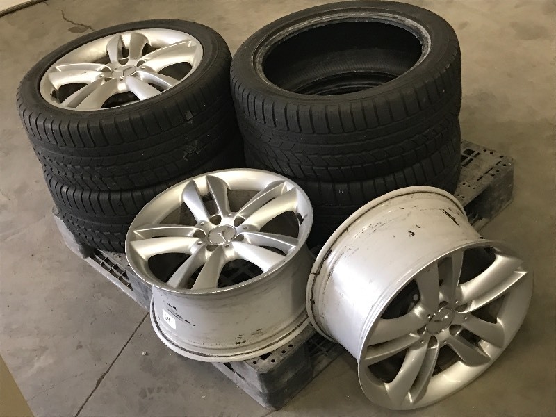 lot 64 image: Set Of (4) Mercedes 5-Lug Wheels Wi...
