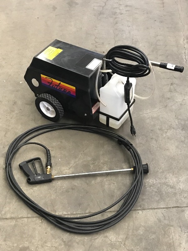 lot 65 image: Futura 115Volt Electric Pressure Wa...