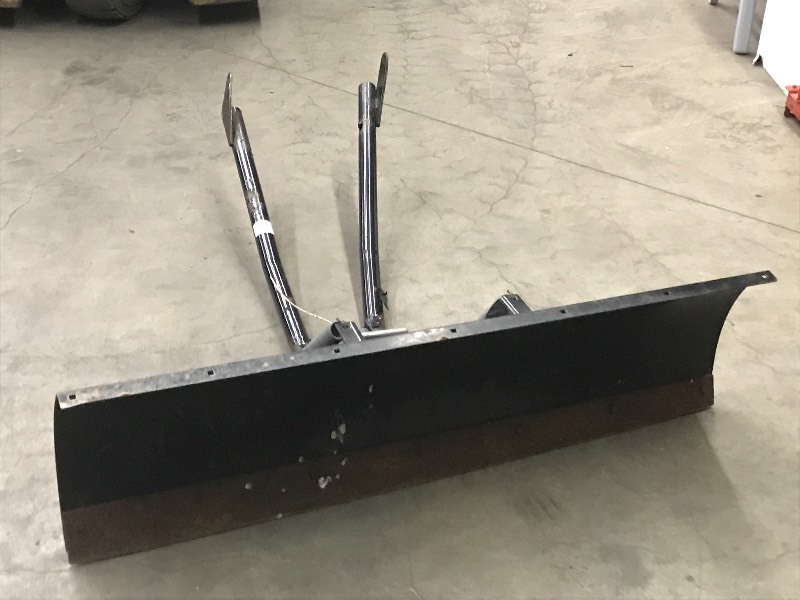 lot 131 image: Polaris 48 ATV Plow, Bent Frame ...