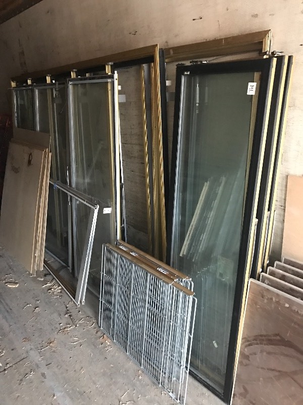lot 141 image: Large Lot Of Liquor Store Cooler Do...