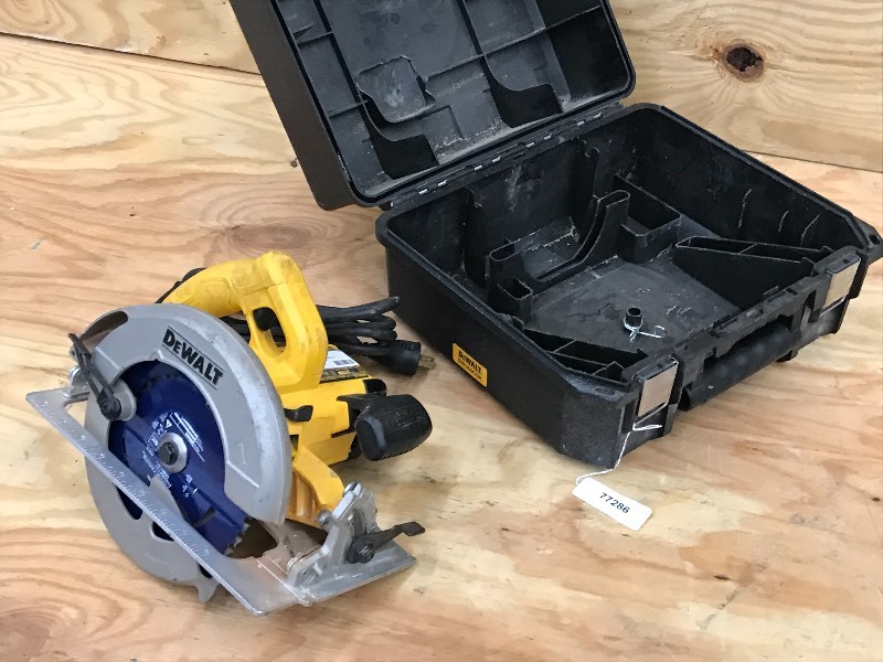 lot 31 image: DeWalt DWE575 Circular Saw With Cas...