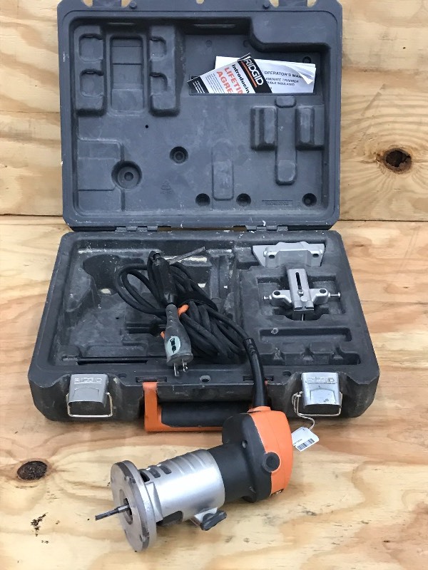 lot 32 image: Ridgid R2400 Laminate Trimmer With ...