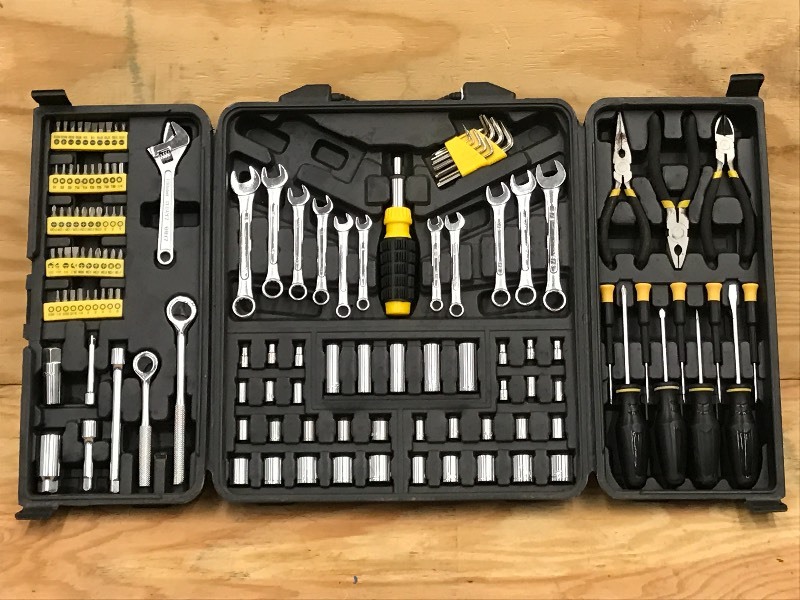 lot 50 image: Portable Roadside Tool Set With Cas...