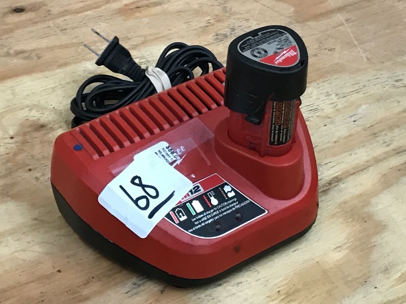 lot 68 image: Milwaukee M12 Battery With Charger ...