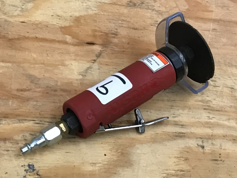 lot 91 image: Husky Pneumatic 90PSI Cut-Off Tool ...