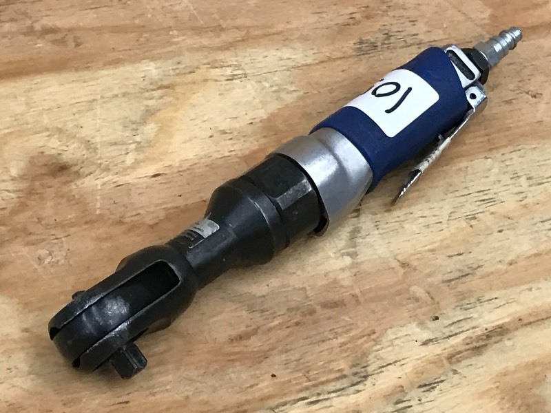 lot 105 image: Campbell Hausfeld 38 Air Ratchet ...