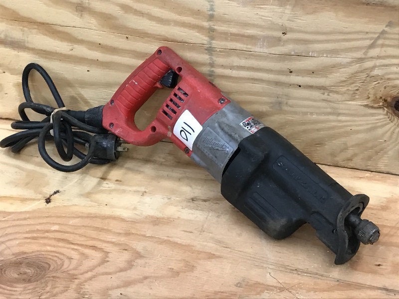 lot 110 image: Milwaulkee Heavy Duty Sawzall, 115V...
