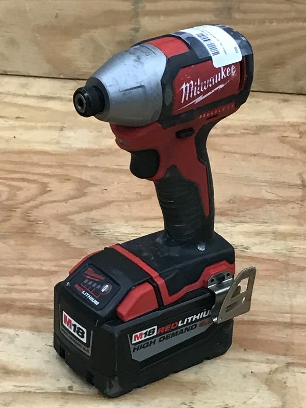 lot 118 image: Milwaukee 14 Impact Driver With M...