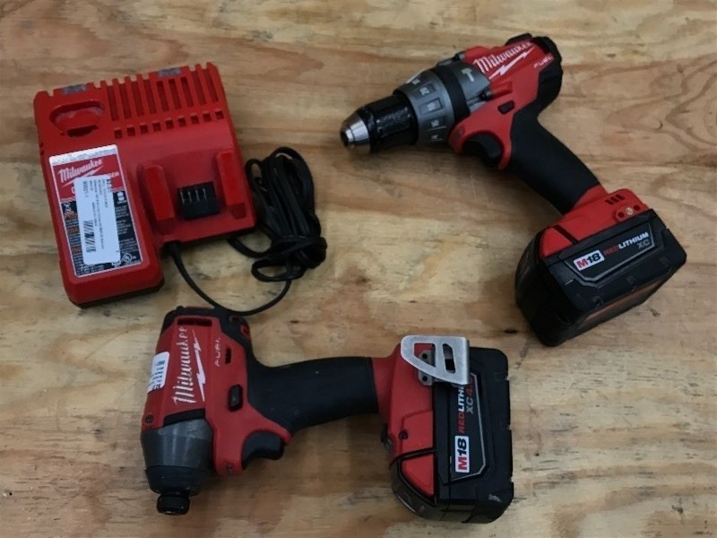 lot 115 image: Milwaukee Tool Set 14 Impact Dri...