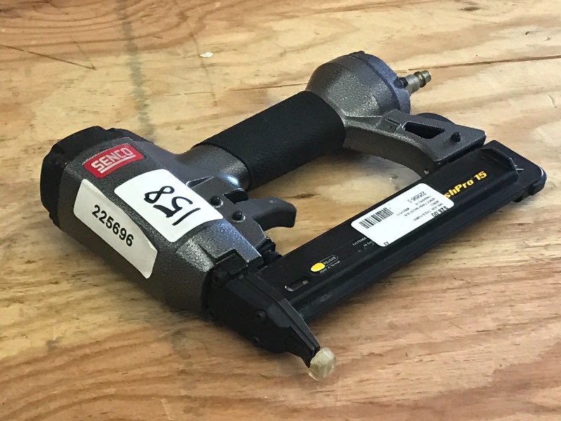 lot 158 image: Senco FinishPro-15 Brad Nailer, 15-...