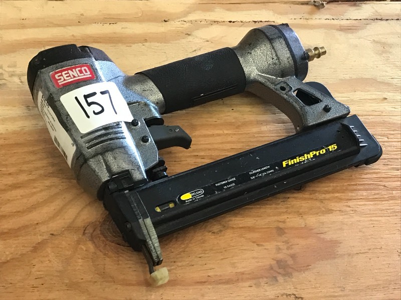 lot 157 image: Senco FinishPro-15 Brad Nailer, 15-...